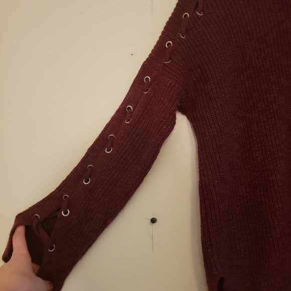 Freshman 1996 Maroon Lace Up Sleeve Sweater - Picture 4 of 5